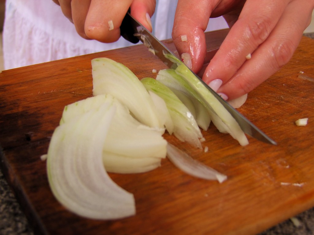 Basic Knife Skills Every Home Cook Should Know