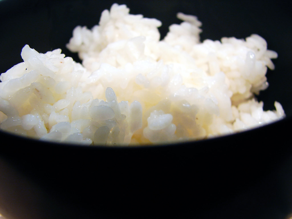 How to Cook Fluffy Rice on the Stove