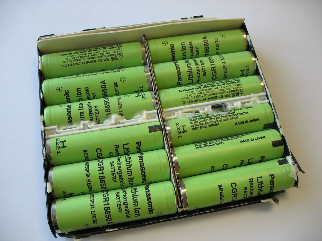Replacing a Laptop Battery