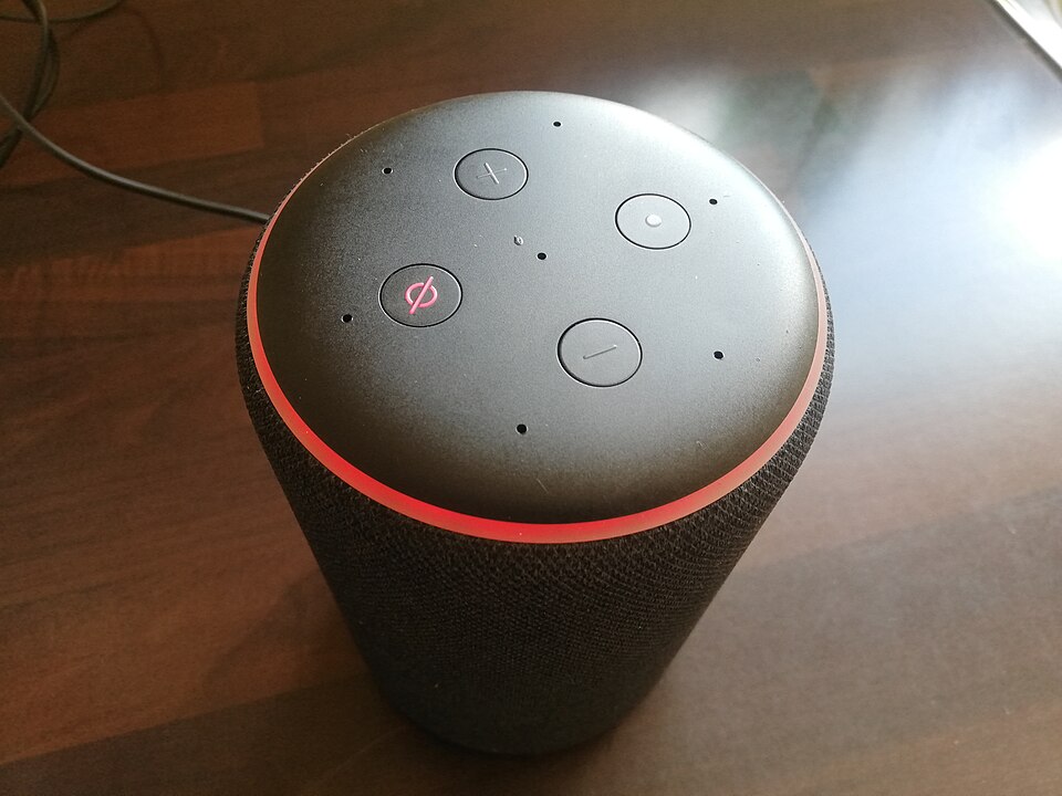 Writing Conversational Answers for Voice Assistants